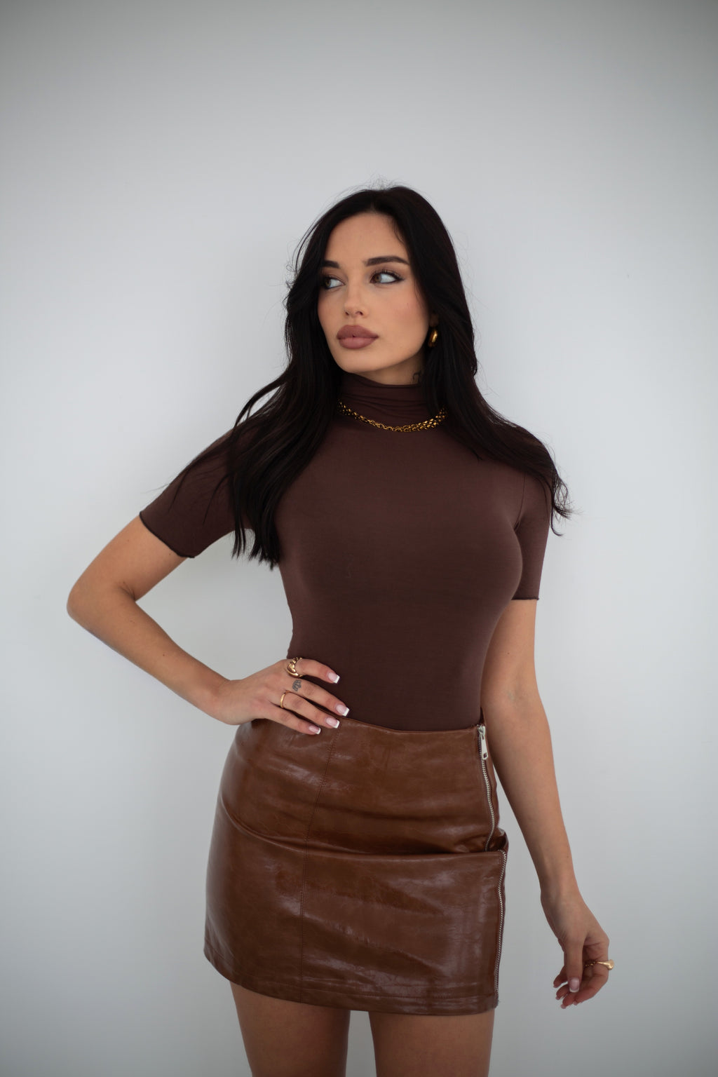 MAGLIA VELATA MANICA CORTA MARRONE