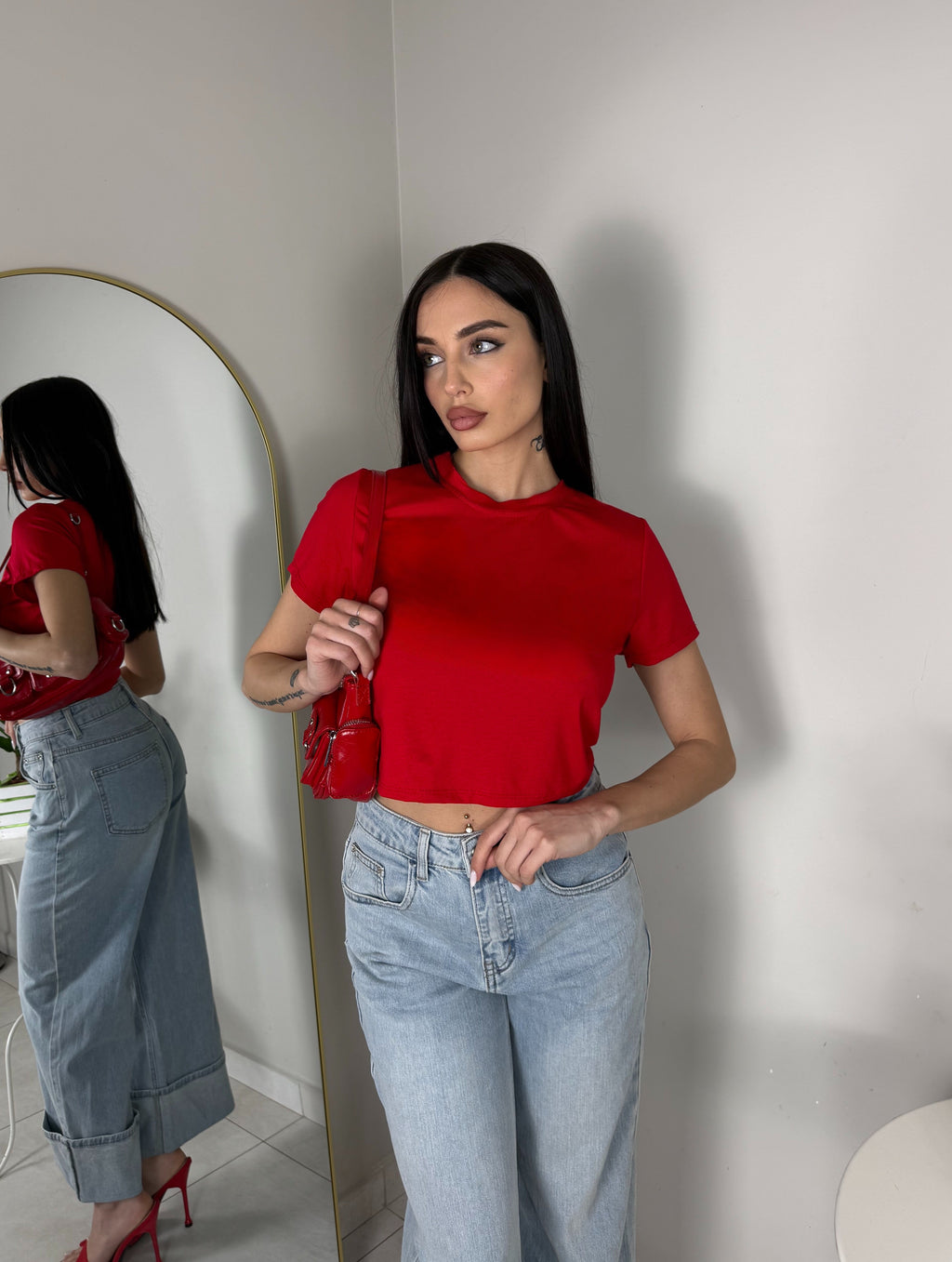 T-SHIRT CROP BASIC
