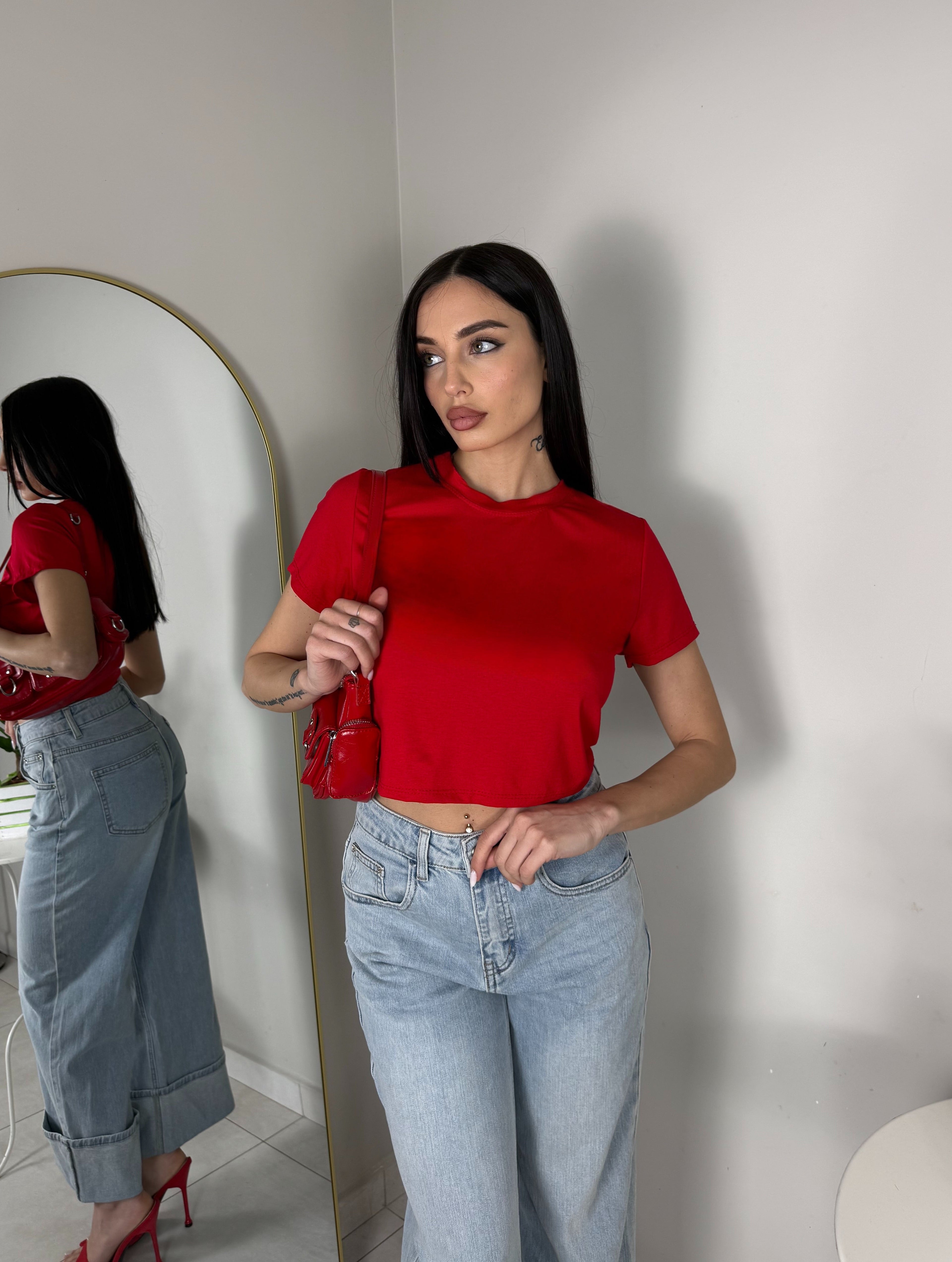 T-SHIRT CROP BASIC